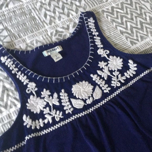 Embroidered Tank - Picture 3 of 3